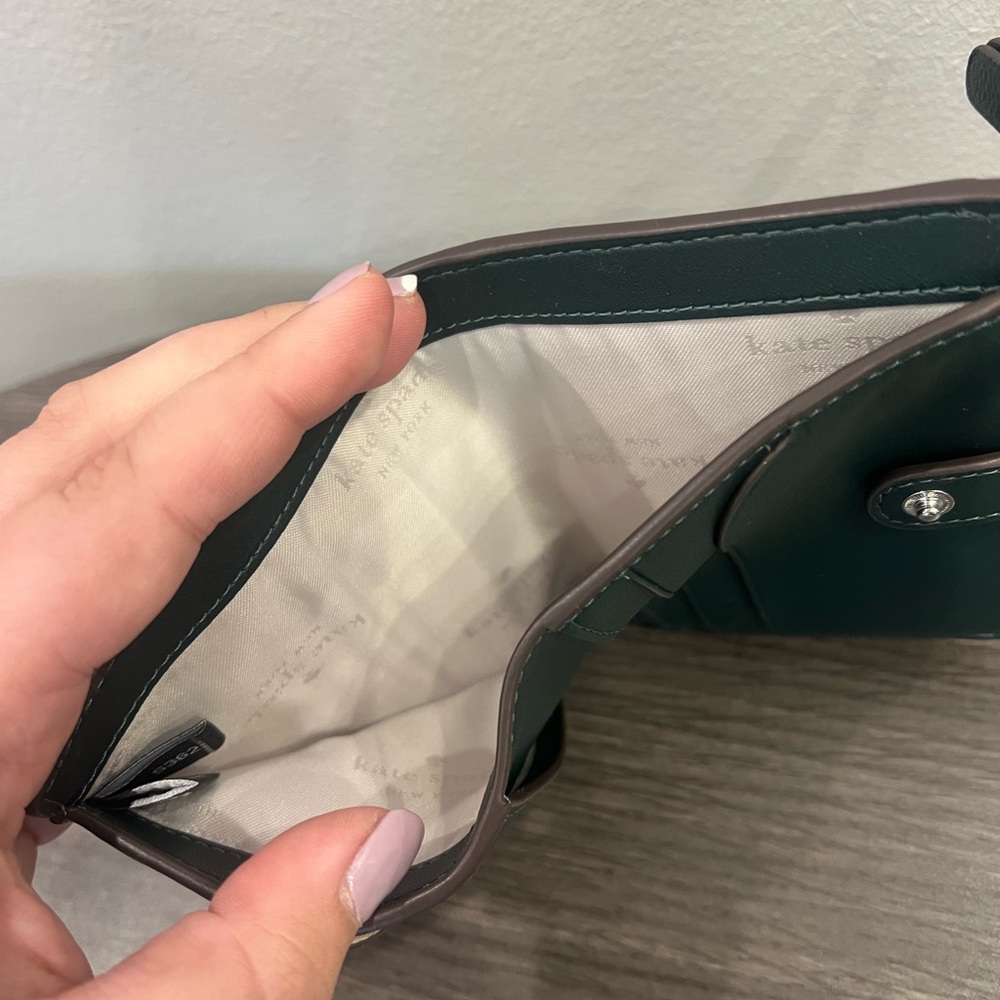 ✨ NWT - Kate Spade Leila Pebbled Leather Small L-Zip Wallet ✨ - Picture 8 of 10
